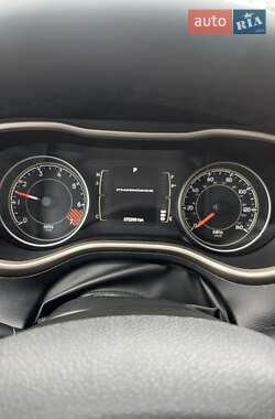 Внедорожник / Кроссовер Jeep Cherokee 2015 в 
