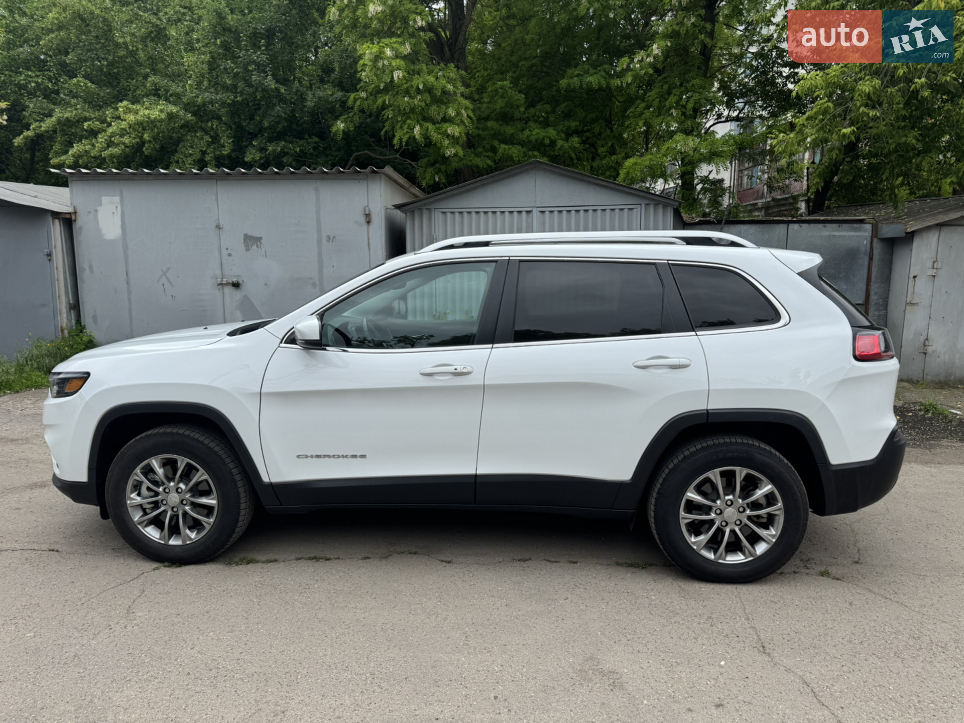 2020 Jeep Cherokee - мініатюра 9