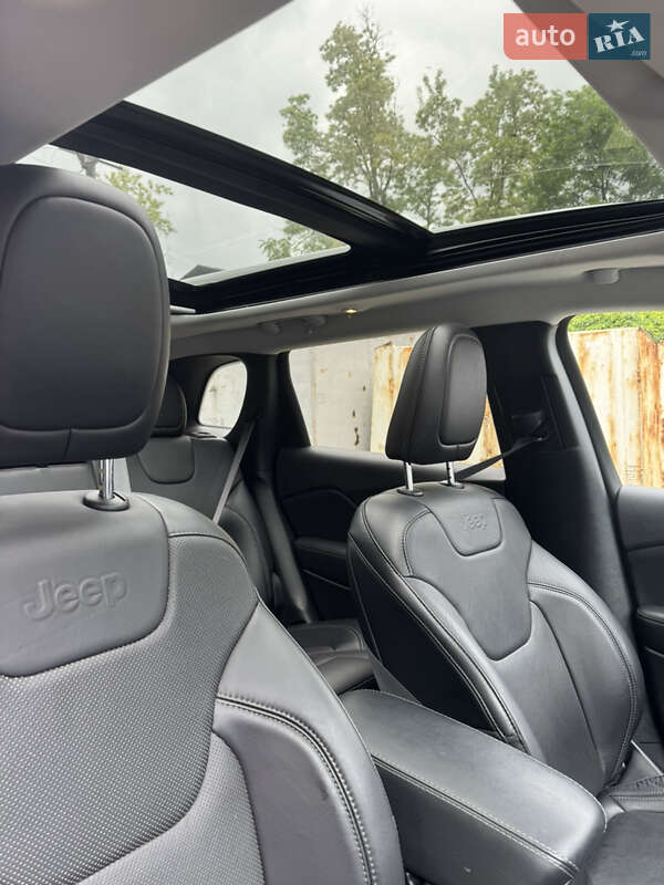 Внедорожник / Кроссовер Jeep Cherokee 2020 в Одессе