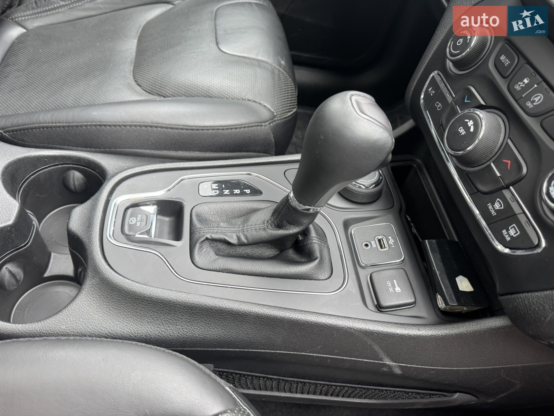 2020 Jeep Cherokee - мініатюра 17