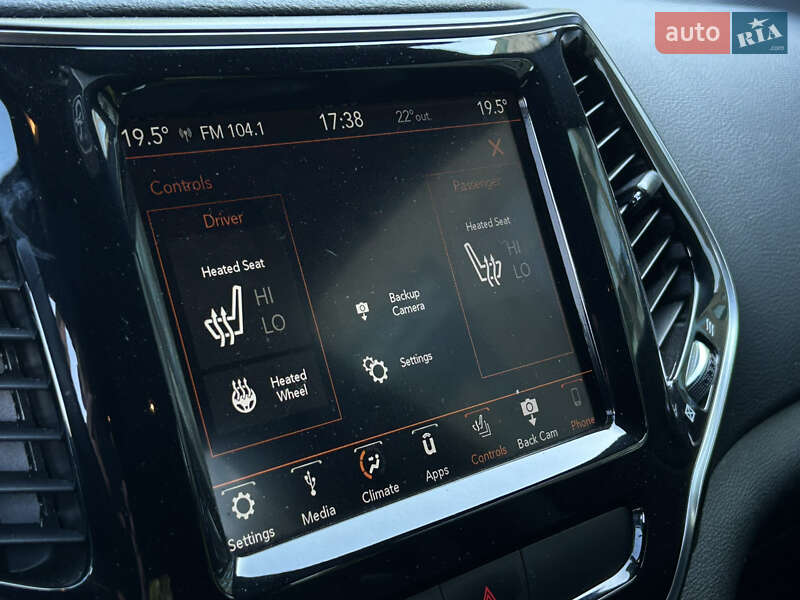 Внедорожник / Кроссовер Jeep Cherokee 2018 в Николаеве