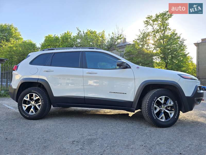 Позашляховик / Кросовер Jeep Cherokee 2017 в Запоріжжі фото 2 Позашляховик / Кросовер Jeep Cherokee 2017 в Запоріжжі