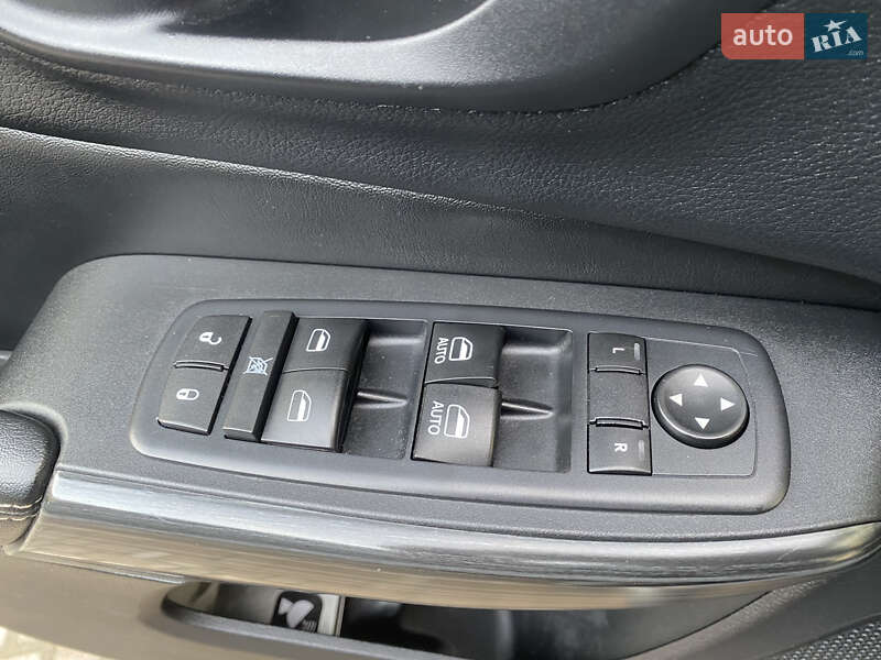 Внедорожник / Кроссовер Jeep Cherokee 2016 в Трускавце