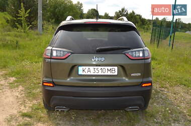 Позашляховик / Кросовер Jeep Cherokee 2018 в 