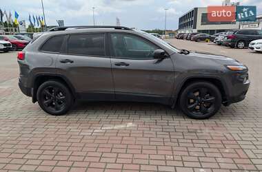 Внедорожник / Кроссовер Jeep Cherokee 2017 в 