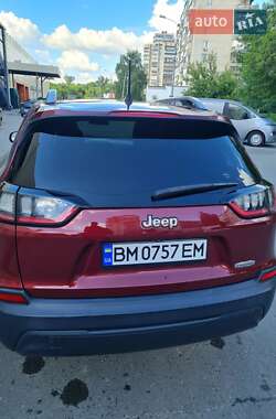 Внедорожник / Кроссовер Jeep Cherokee 2018 в 