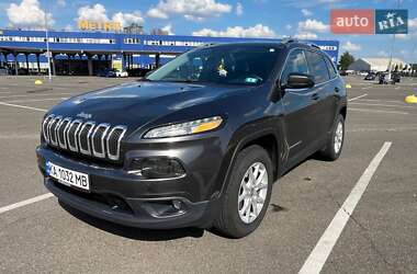Внедорожник / Кроссовер Jeep Cherokee 2016 в Киеве