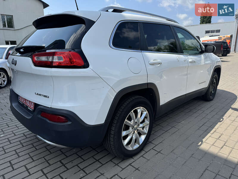 Позашляховик / Кросовер Jeep Cherokee 2016 в Рівному