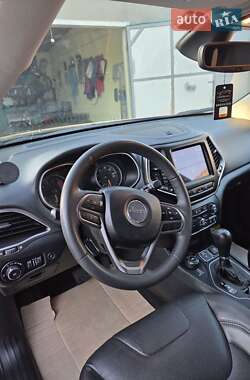 Внедорожник / Кроссовер Jeep Cherokee 2021 в 