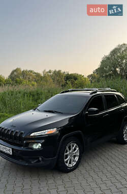 Внедорожник / Кроссовер Jeep Cherokee 2015 в 