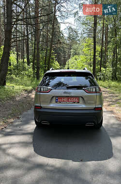 Внедорожник / Кроссовер Jeep Cherokee 2021 в 