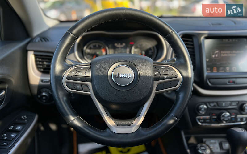 Внедорожник / Кроссовер Jeep Cherokee 2016 в Львове
