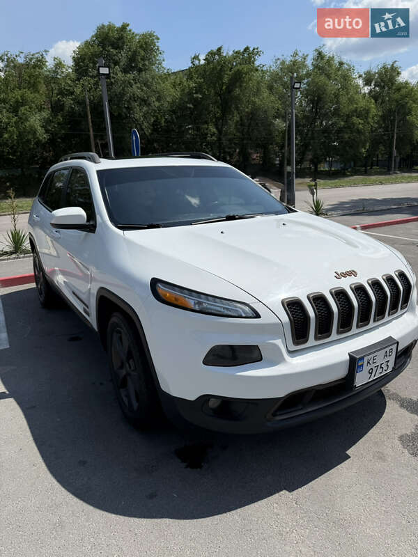Внедорожник / Кроссовер Jeep Cherokee 2016 в Запорожье