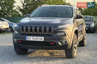 Внедорожник / Кроссовер Jeep Cherokee 2015 в 