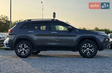 Внедорожник / Кроссовер Jeep Cherokee 2015 в 