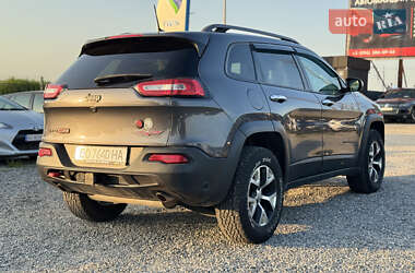 Внедорожник / Кроссовер Jeep Cherokee 2015 в 