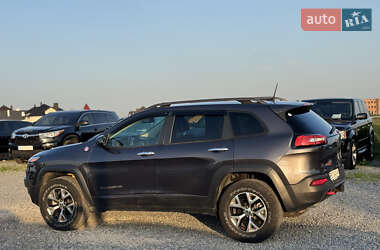 Внедорожник / Кроссовер Jeep Cherokee 2015 в 