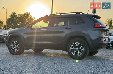 Внедорожник / Кроссовер Jeep Cherokee 2015 в 