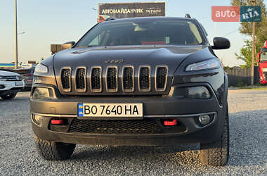 Внедорожник / Кроссовер Jeep Cherokee 2015 в 