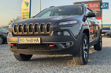 Внедорожник / Кроссовер Jeep Cherokee 2015 в 