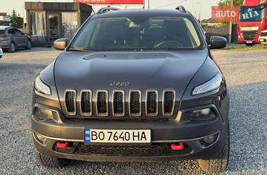 Внедорожник / Кроссовер Jeep Cherokee 2015 в 