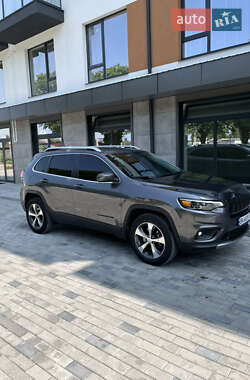Позашляховик / Кросовер Jeep Cherokee 2018 в 