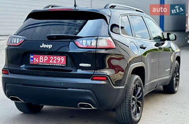 Внедорожник / Кроссовер Jeep Cherokee 2022 в 
