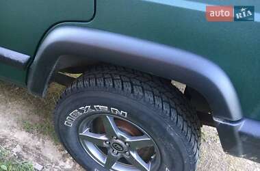 Внедорожник / Кроссовер Jeep Cherokee 2000 в 