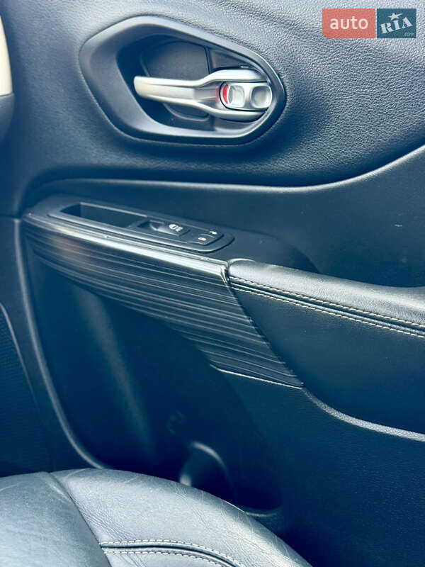 Внедорожник / Кроссовер Jeep Cherokee 2014 в Чернигове фото 24 Внедорожник / Кроссовер Jeep Cherokee 2014 в Чернигове