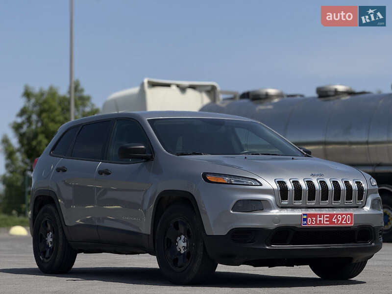 Внедорожник / Кроссовер Jeep Cherokee 2015 в 