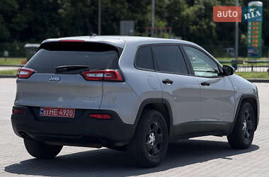 Внедорожник / Кроссовер Jeep Cherokee 2015 в 