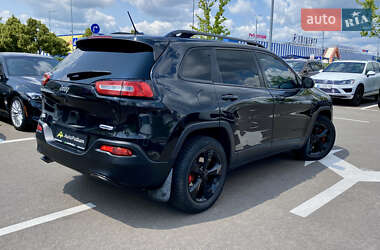 Внедорожник / Кроссовер Jeep Cherokee 2015 в 
