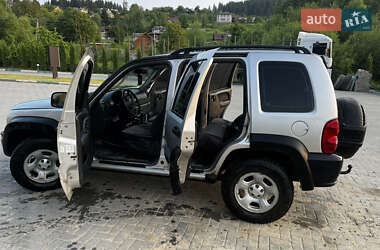 Внедорожник / Кроссовер Jeep Cherokee 2004 в 