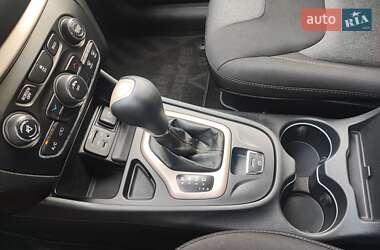 Внедорожник / Кроссовер Jeep Cherokee 2013 в 