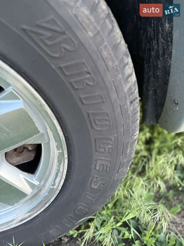 Внедорожник / Кроссовер Jeep Cherokee 2004 в Житомире