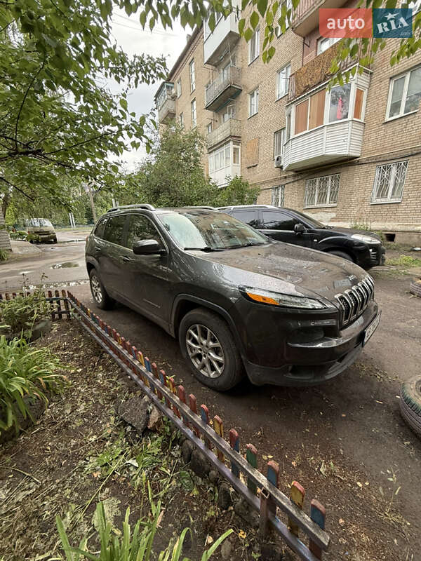 Внедорожник / Кроссовер Jeep Cherokee 2015 в 