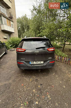 Внедорожник / Кроссовер Jeep Cherokee 2015 в 