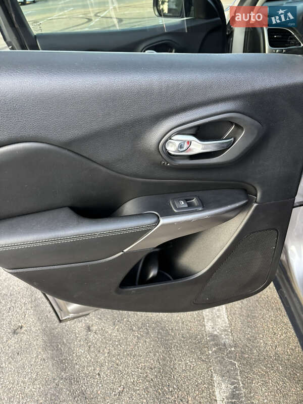 Позашляховик / Кросовер Jeep Cherokee 2018 в Києві