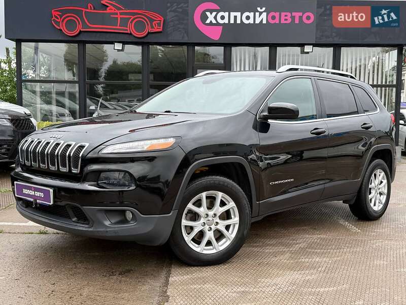 Внедорожник / Кроссовер Jeep Cherokee 2015 в 