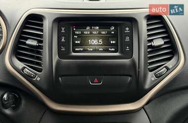 Внедорожник / Кроссовер Jeep Cherokee 2015 в 