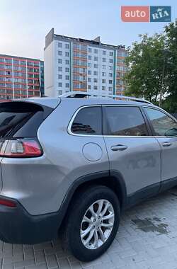 Внедорожник / Кроссовер Jeep Cherokee 2018 в 