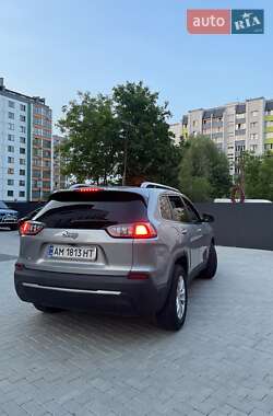 Внедорожник / Кроссовер Jeep Cherokee 2018 в 