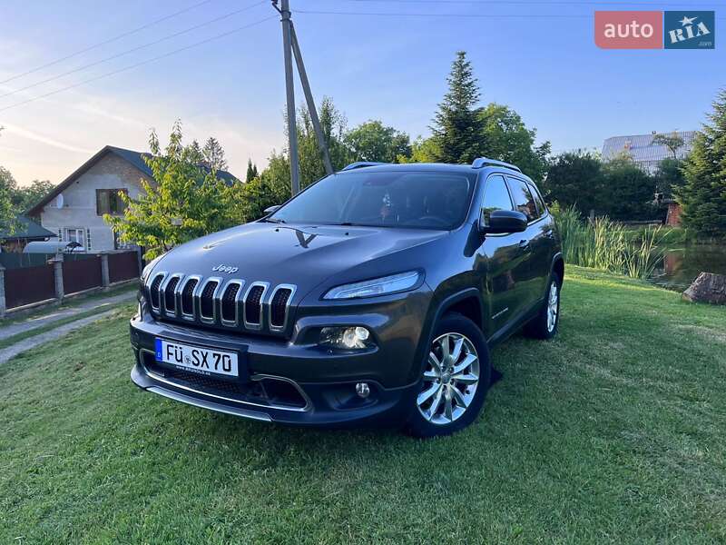 Внедорожник / Кроссовер Jeep Cherokee 2015 в 