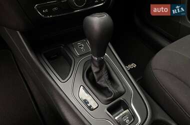 Внедорожник / Кроссовер Jeep Cherokee 2018 в 