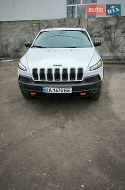 Внедорожник / Кроссовер Jeep Cherokee 2015 в Киеве