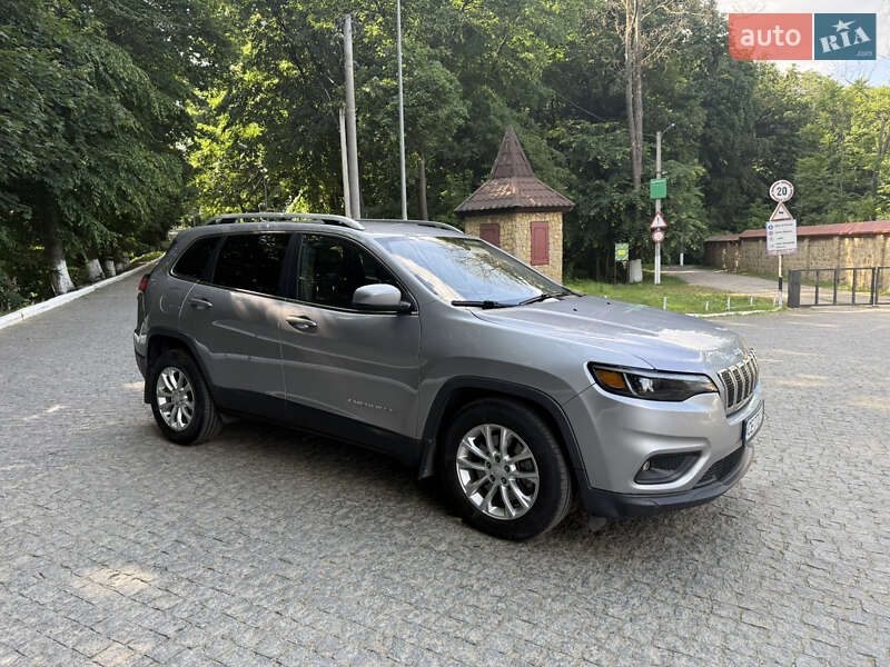 Внедорожник / Кроссовер Jeep Cherokee 2018 в Черновцах