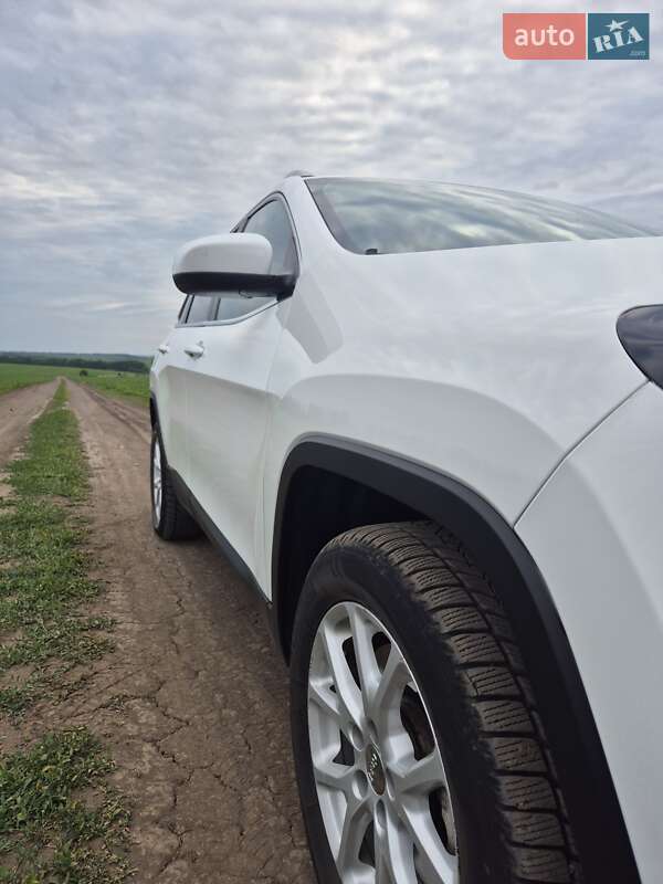 Позашляховик / Кросовер Jeep Cherokee 2018 в Гайсину