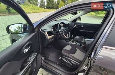 Внедорожник / Кроссовер Jeep Cherokee 2014 в 