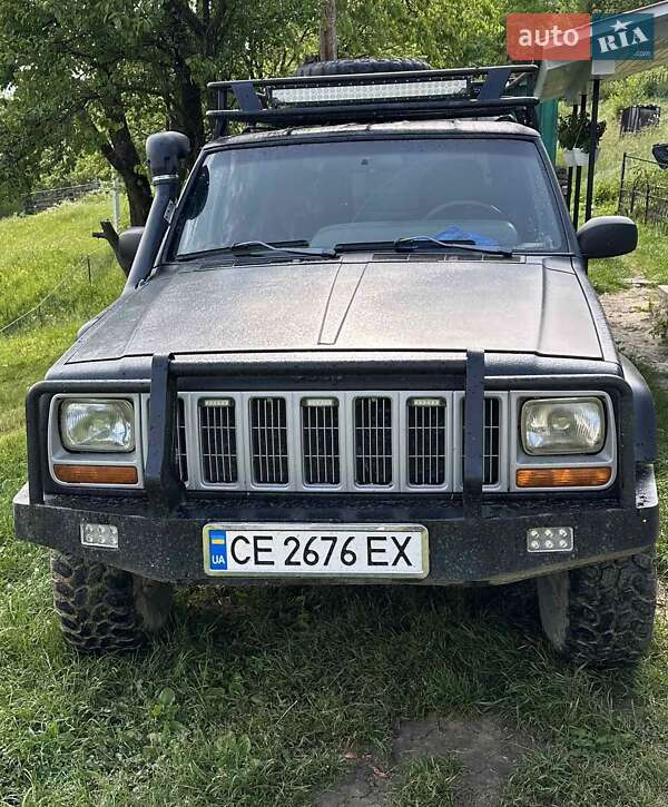 Внедорожник / Кроссовер Jeep Cherokee 2001 в 