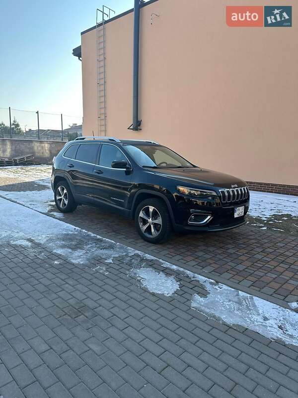 Внедорожник / Кроссовер Jeep Cherokee 2019 в 